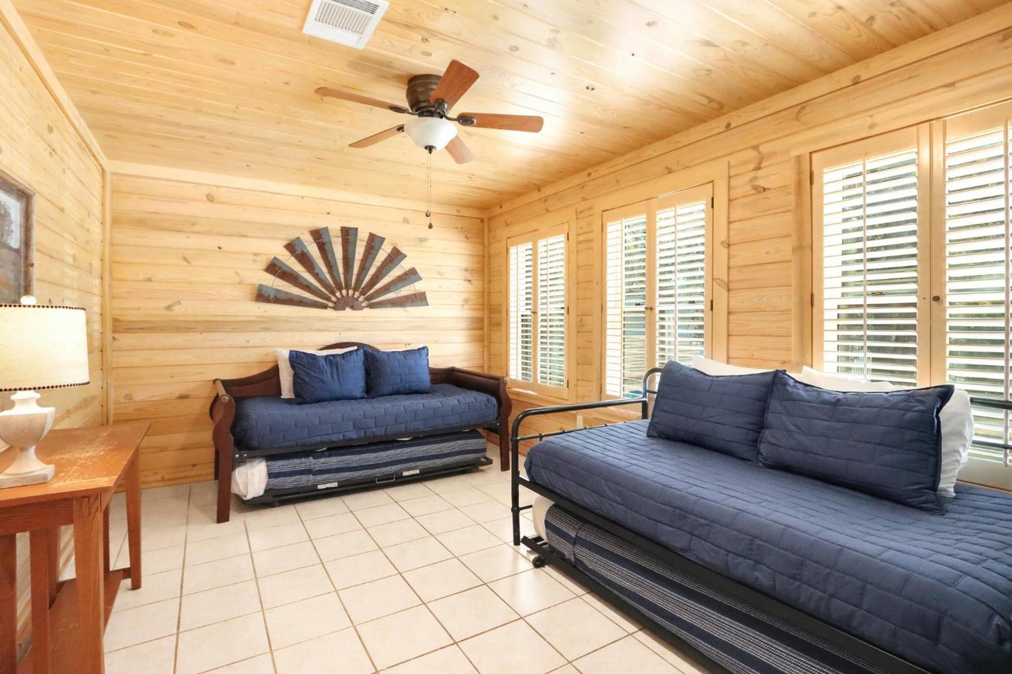 Wimberley Log Cabins Resort And Suites- The Oak Lodge المظهر الخارجي الصورة
