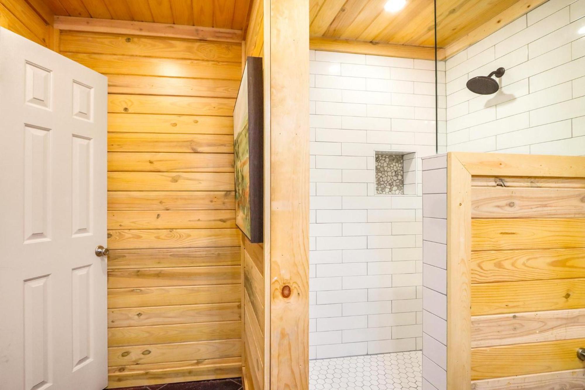 Wimberley Log Cabins Resort And Suites- The Oak Lodge المظهر الخارجي الصورة