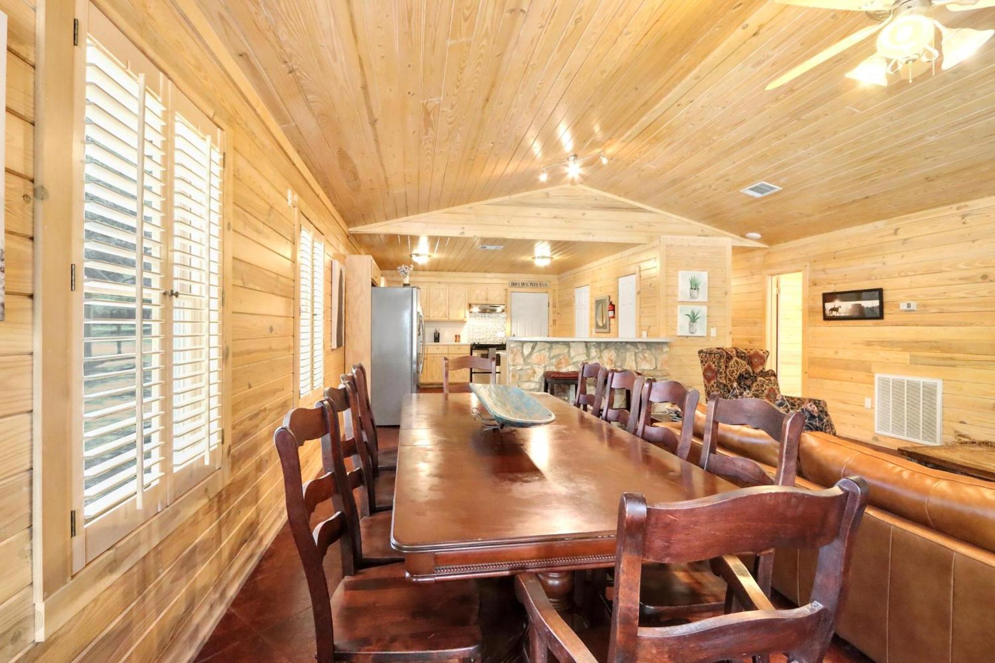 Wimberley Log Cabins Resort And Suites- The Oak Lodge المظهر الخارجي الصورة