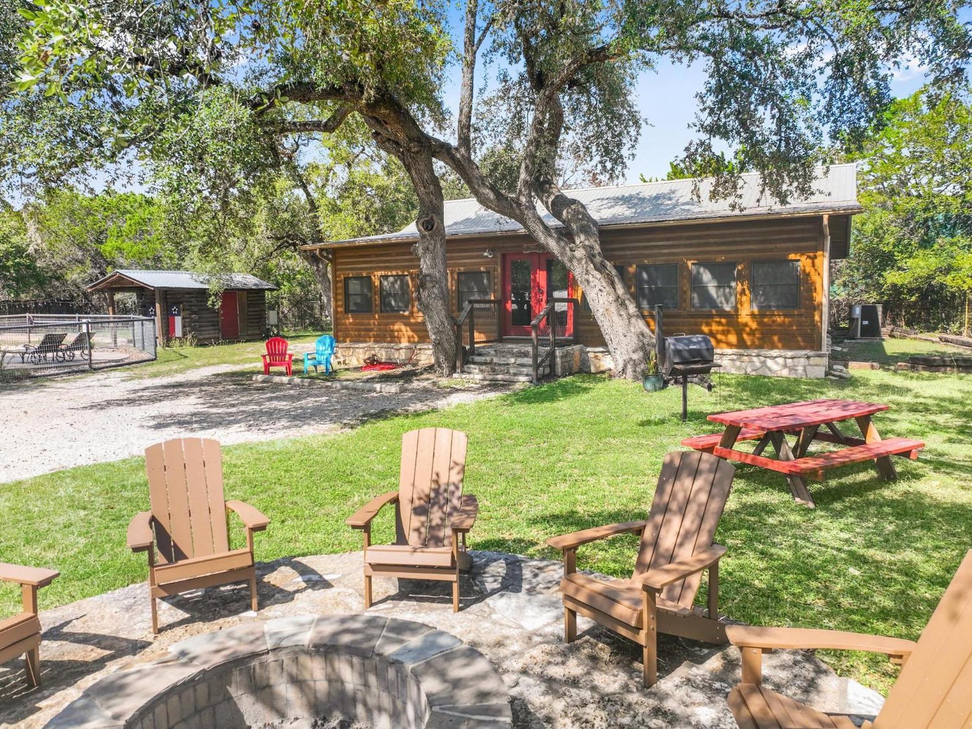 Wimberley Log Cabins Resort And Suites- The Oak Lodge المظهر الخارجي الصورة